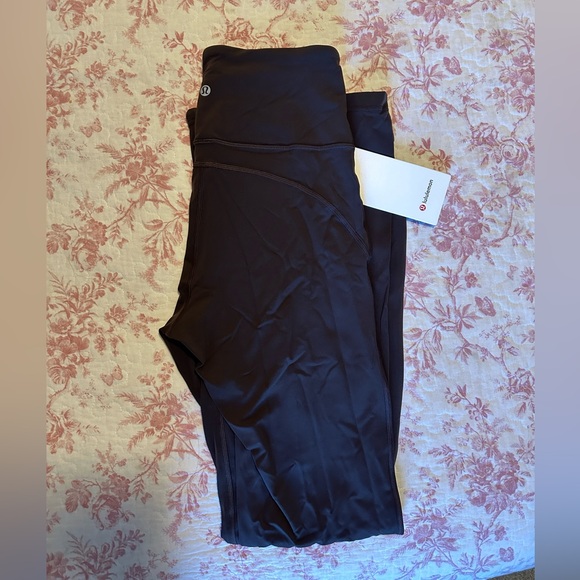 NEW WITH TAG Lululemon Groove Nulu Super High Rise Flared Pant in Espresso - Picture 2 of 4